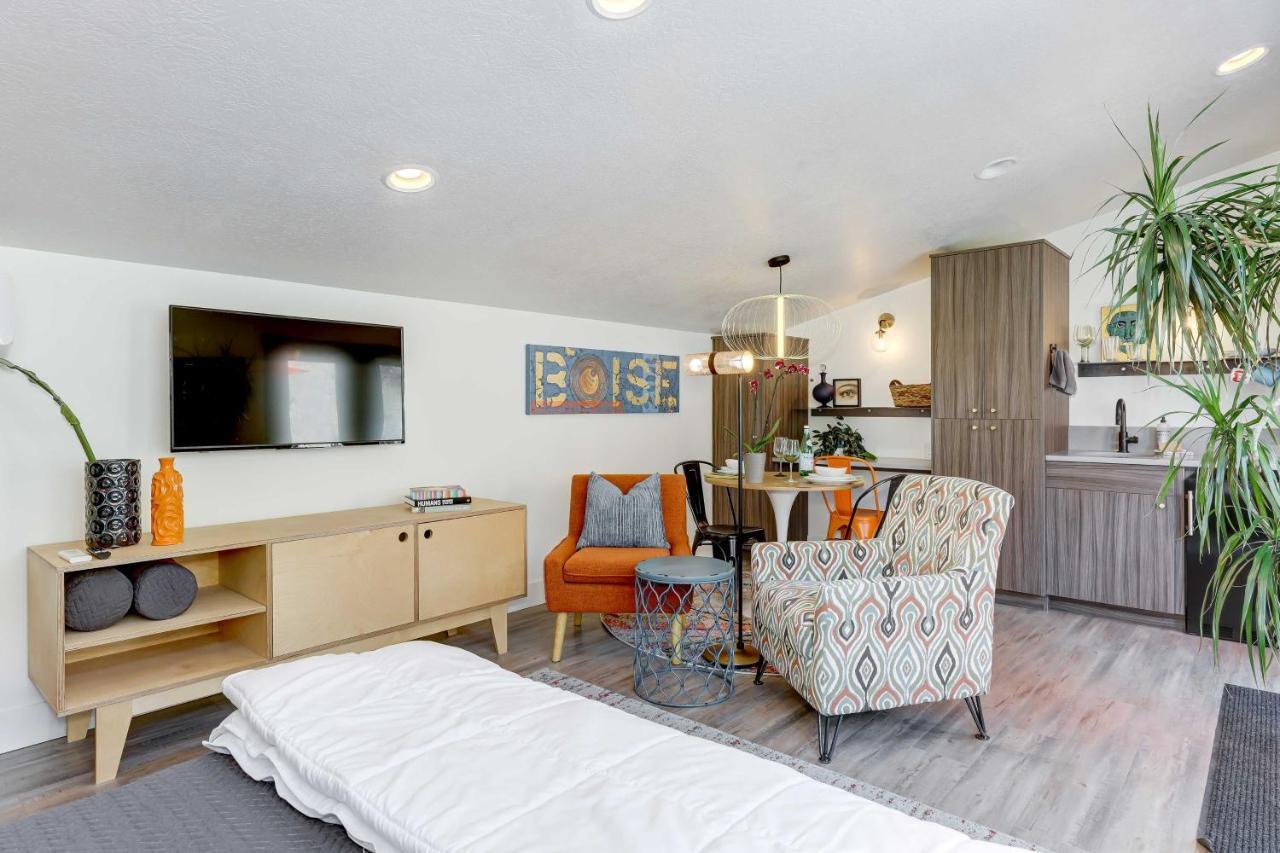 Stylish And Modern Boise Studio With Foothills Views! Bagian luar foto
