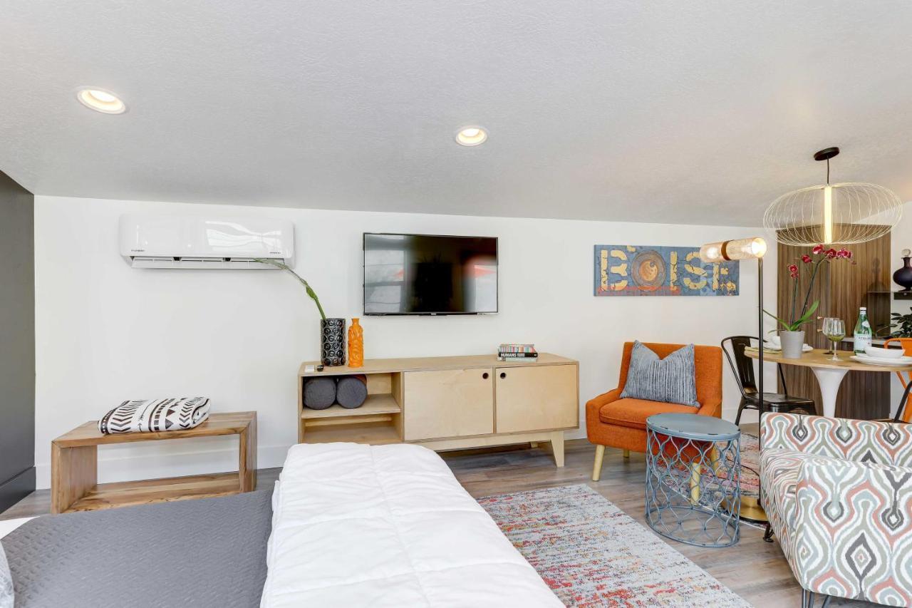 Stylish And Modern Boise Studio With Foothills Views! Bagian luar foto
