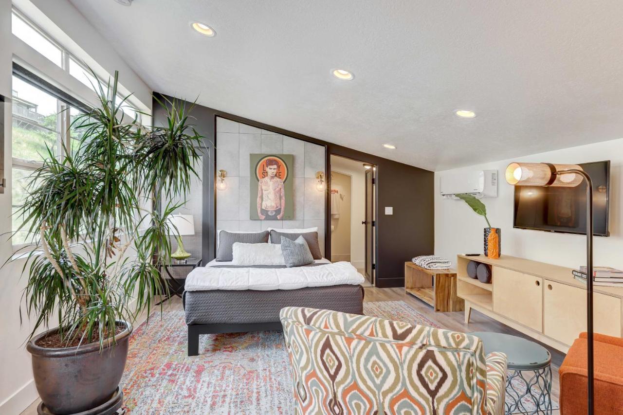 Stylish And Modern Boise Studio With Foothills Views! Bagian luar foto